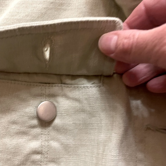 Size Large light green denim Jacket with details such as embroidery & Stitching - Picture 5 of 12